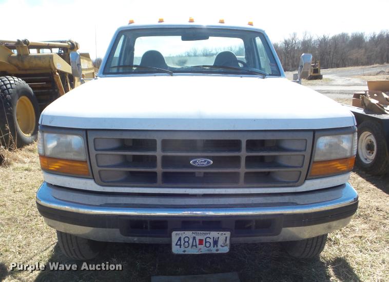 image for item DA7736 1996 Ford F450 Super Duty utility truck