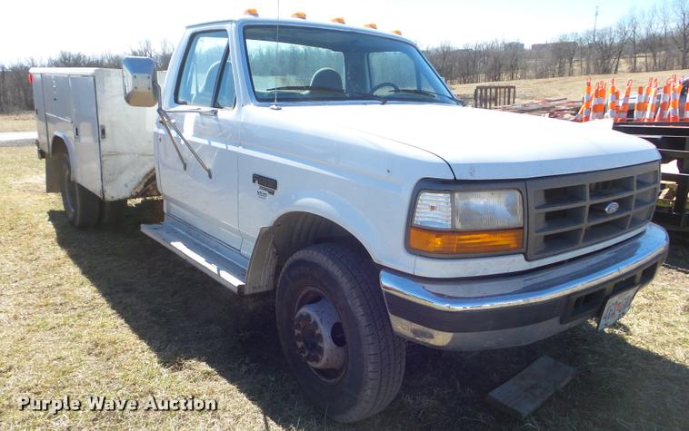 image for item DA7736 1996 Ford F450 Super Duty utility truck