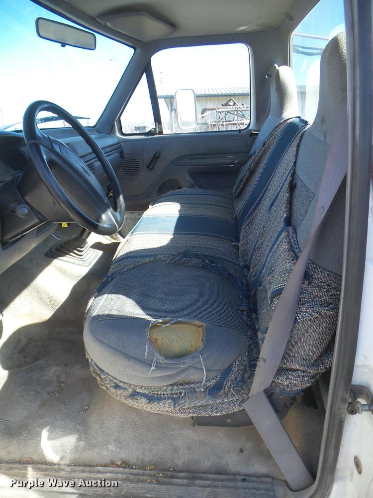 image for item DA7736 1996 Ford F450 Super Duty utility truck