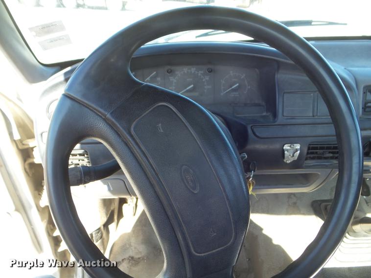 image for item DA7736 1996 Ford F450 Super Duty utility truck