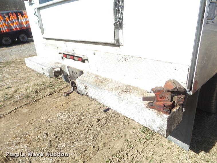 image for item DA7736 1996 Ford F450 Super Duty utility truck