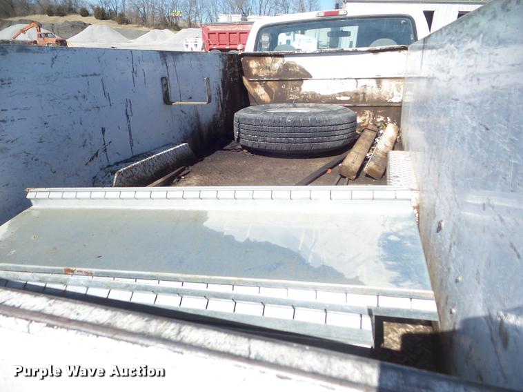 image for item DA7736 1996 Ford F450 Super Duty utility truck