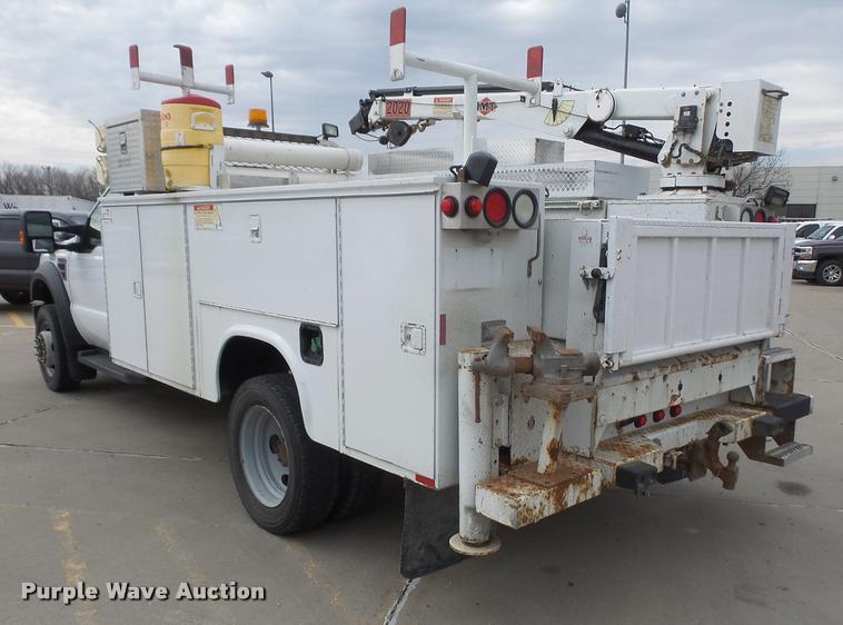 image for item DB0663 2008 Ford F550 Super Duty service truck with crane