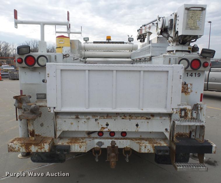 image for item DB0663 2008 Ford F550 Super Duty service truck with crane