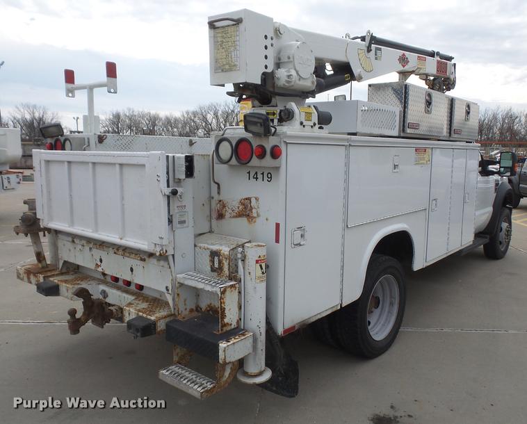 image for item DB0663 2008 Ford F550 Super Duty service truck with crane