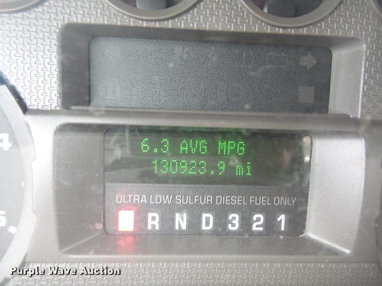 image for item DB0663 2008 Ford F550 Super Duty service truck with crane