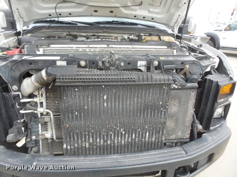 image for item DB0663 2008 Ford F550 Super Duty service truck with crane