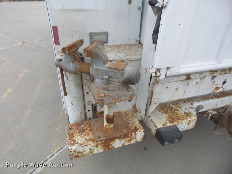 image for item DB0663 2008 Ford F550 Super Duty service truck with crane