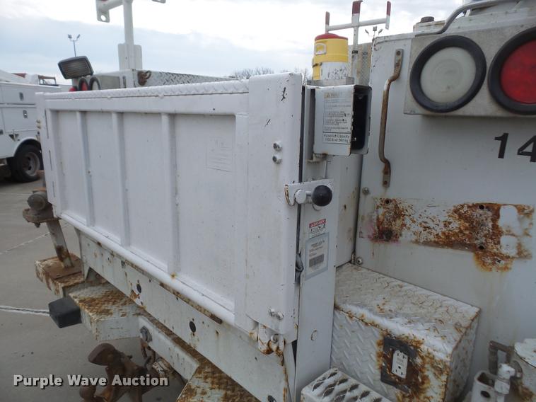 image for item DB0663 2008 Ford F550 Super Duty service truck with crane