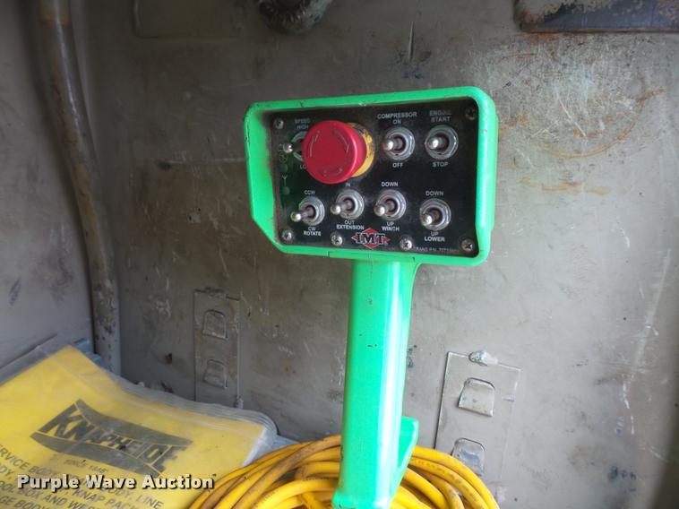 image for item DB0663 2008 Ford F550 Super Duty service truck with crane