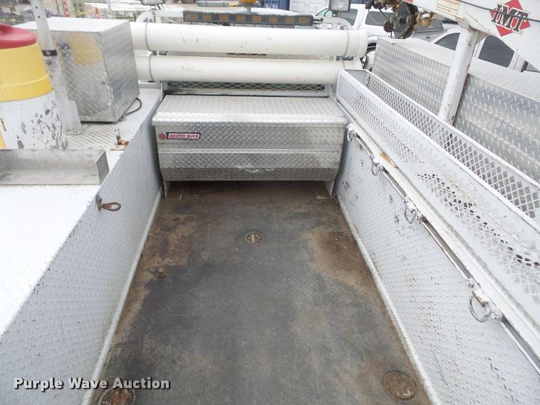 image for item DB0663 2008 Ford F550 Super Duty service truck with crane