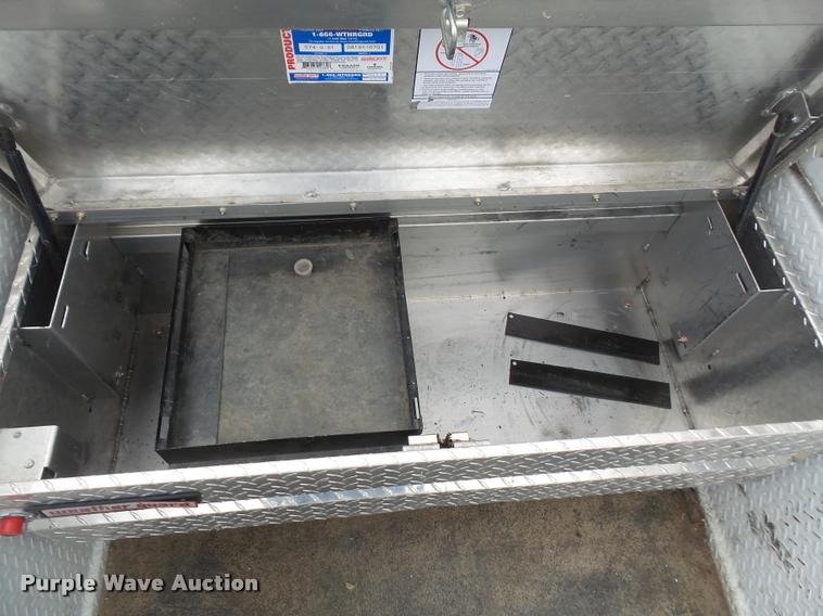 image for item DB0663 2008 Ford F550 Super Duty service truck with crane