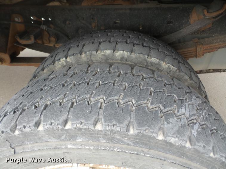 image for item DB0663 2008 Ford F550 Super Duty service truck with crane