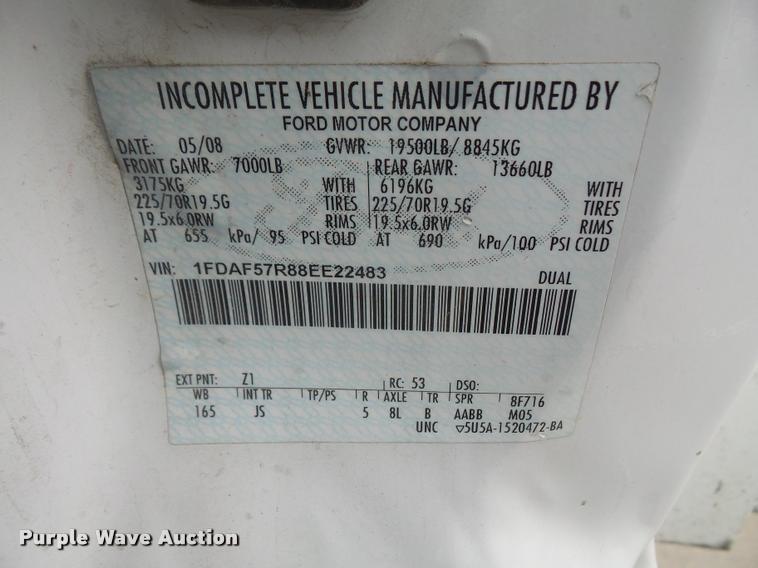 image for item DB0663 2008 Ford F550 Super Duty service truck with crane