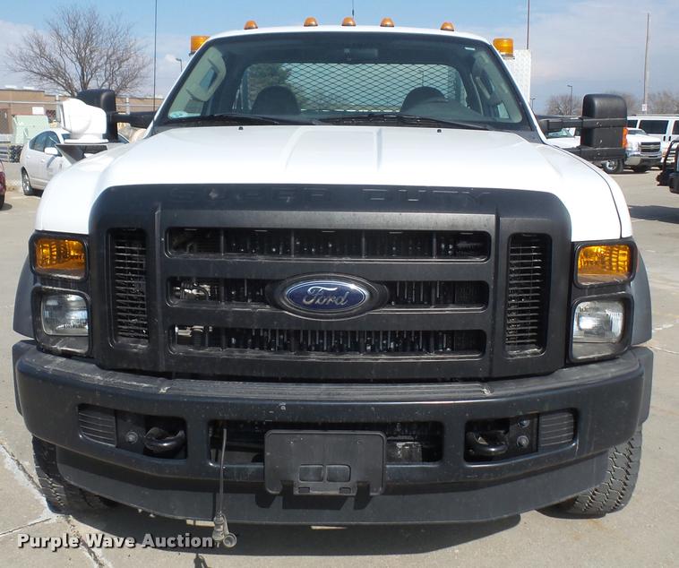 image for item DB0667 2008 Ford F550 Super Duty utility truck