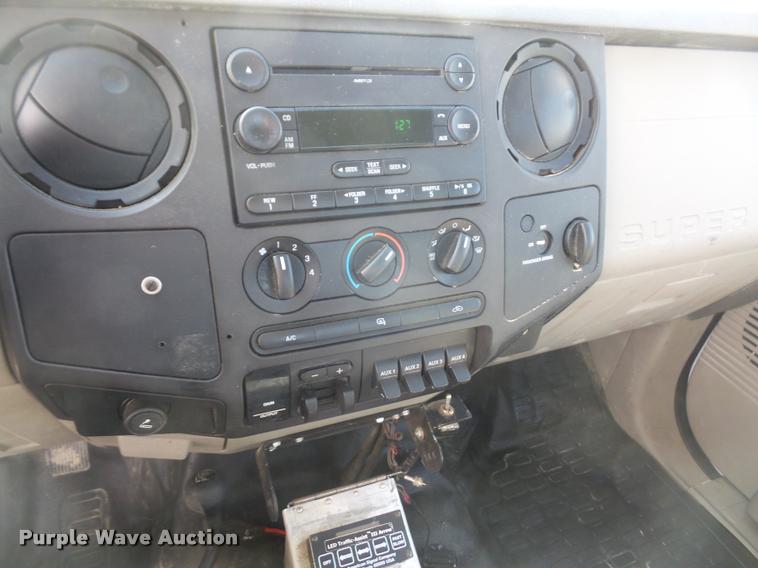 image for item DB0667 2008 Ford F550 Super Duty utility truck