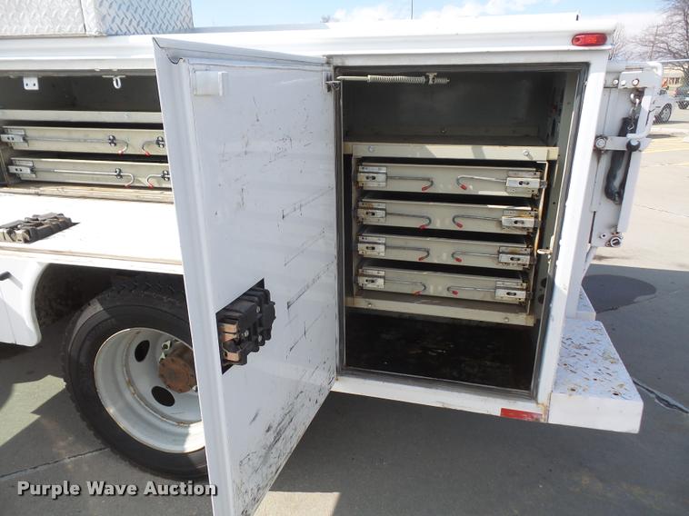 image for item DB0667 2008 Ford F550 Super Duty utility truck