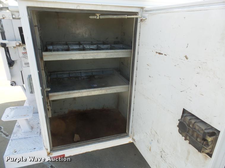 image for item DB0667 2008 Ford F550 Super Duty utility truck