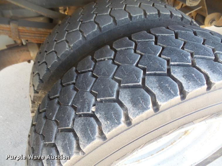 image for item DB0667 2008 Ford F550 Super Duty utility truck