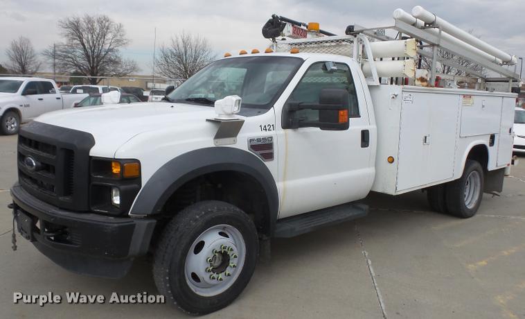 image for item DB0679 2008 Ford F550 Super Duty utility truck with crane