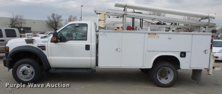 image for item DB0679 2008 Ford F550 Super Duty utility truck with crane