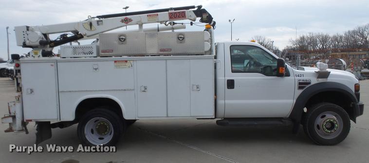 image for item DB0679 2008 Ford F550 Super Duty utility truck with crane