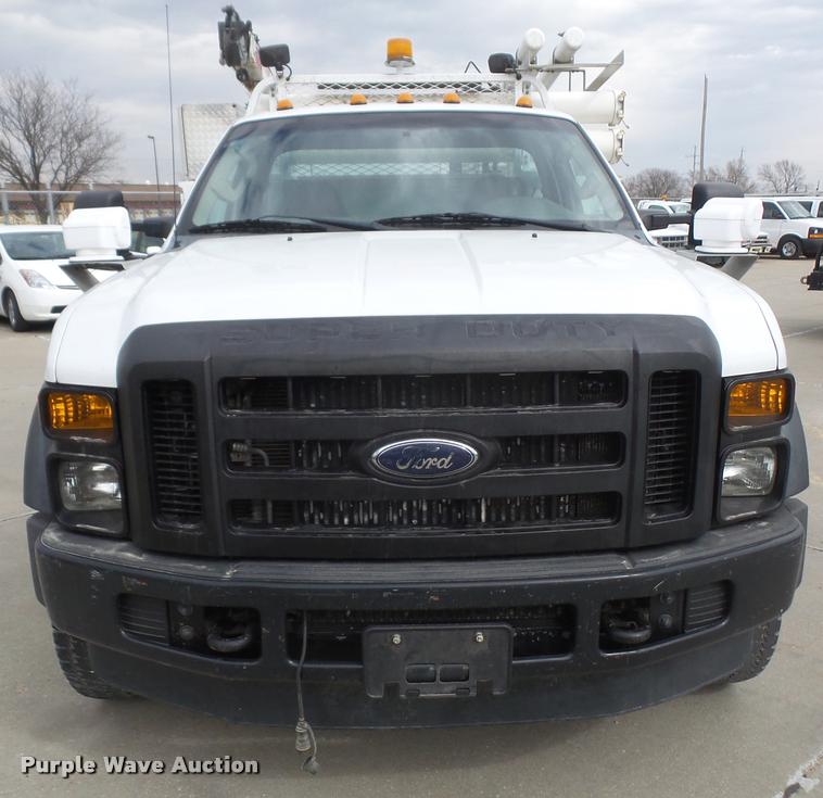 image for item DB0679 2008 Ford F550 Super Duty utility truck with crane