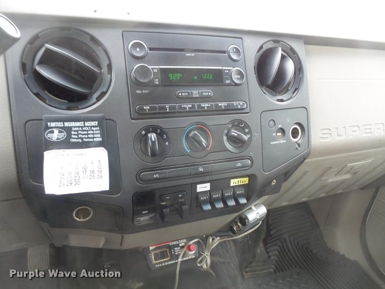 image for item DB0679 2008 Ford F550 Super Duty utility truck with crane