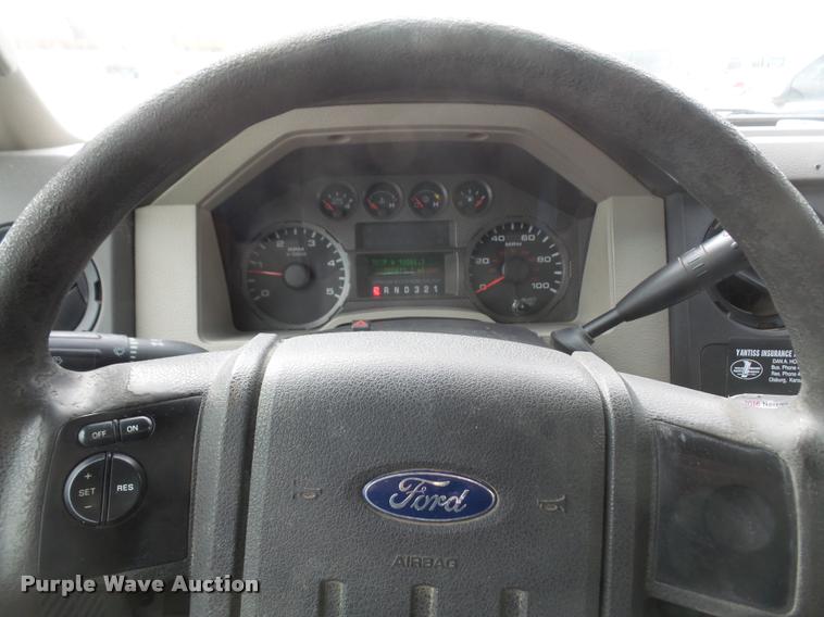 image for item DB0679 2008 Ford F550 Super Duty utility truck with crane