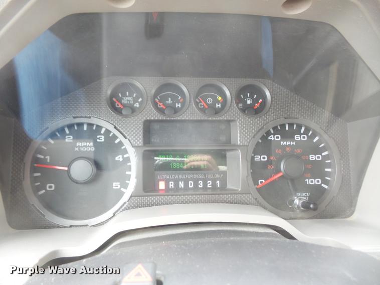 image for item DB0679 2008 Ford F550 Super Duty utility truck with crane