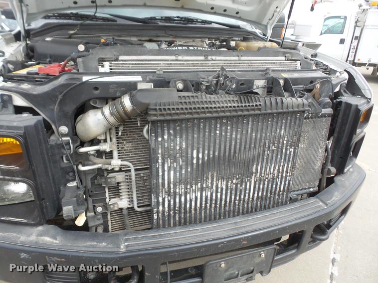 image for item DB0679 2008 Ford F550 Super Duty utility truck with crane