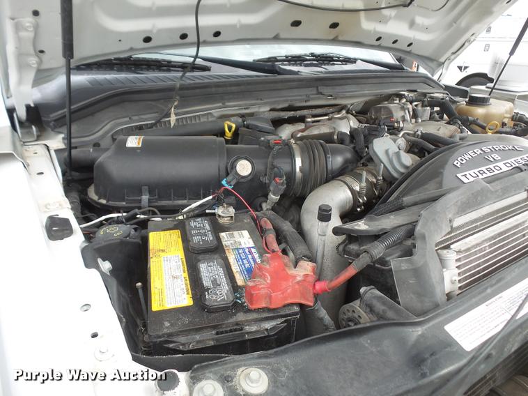 image for item DB0679 2008 Ford F550 Super Duty utility truck with crane