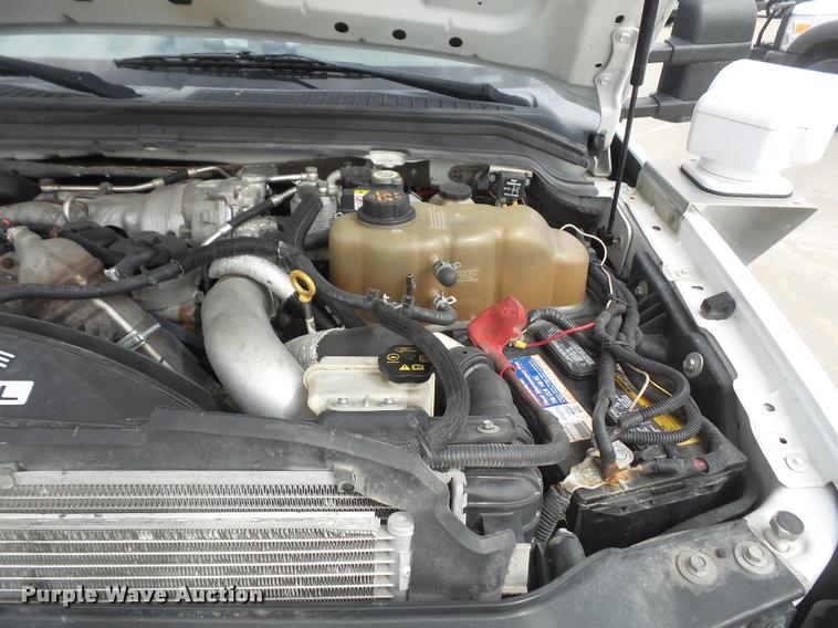 image for item DB0679 2008 Ford F550 Super Duty utility truck with crane