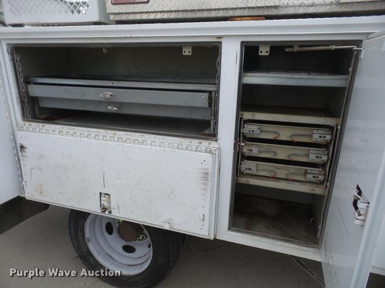 image for item DB0679 2008 Ford F550 Super Duty utility truck with crane