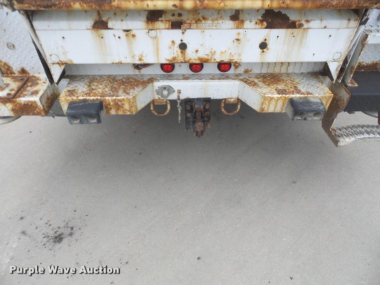 image for item DB0679 2008 Ford F550 Super Duty utility truck with crane