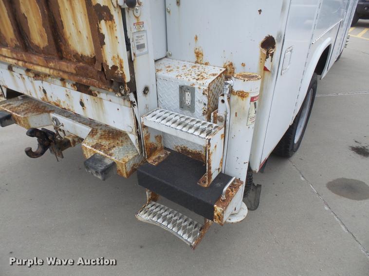 image for item DB0679 2008 Ford F550 Super Duty utility truck with crane