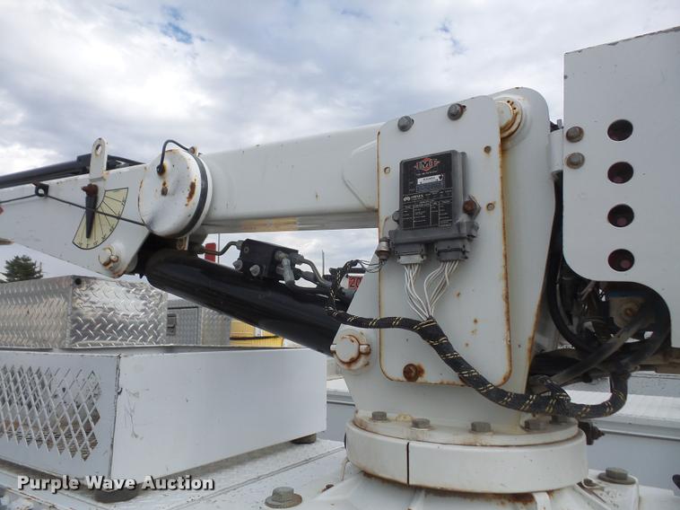 image for item DB0679 2008 Ford F550 Super Duty utility truck with crane