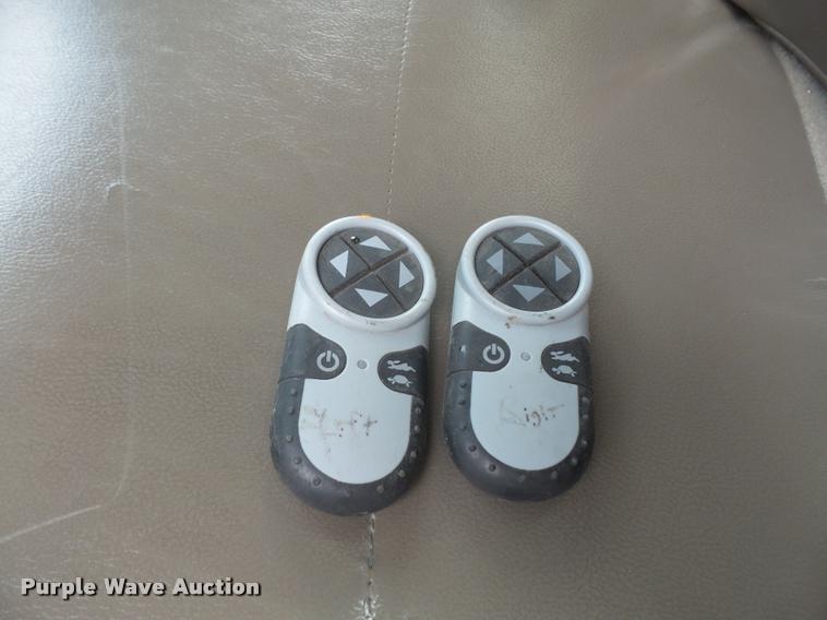 image for item DB0679 2008 Ford F550 Super Duty utility truck with crane