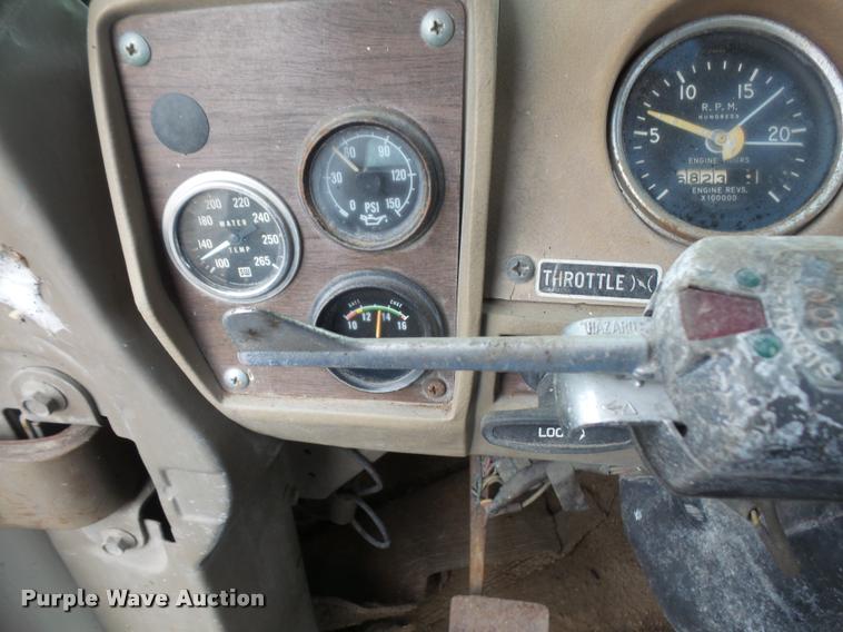 image for item DB0742 1985 Mack R700K truck with William LDH40 hole digger drill rig