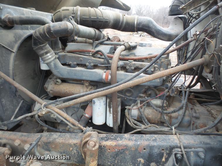 image for item DB0742 1985 Mack R700K truck with William LDH40 hole digger drill rig