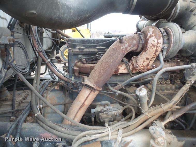 image for item DB0742 1985 Mack R700K truck with William LDH40 hole digger drill rig