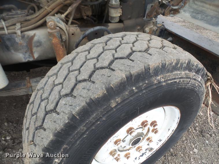 image for item DB0742 1985 Mack R700K truck with William LDH40 hole digger drill rig