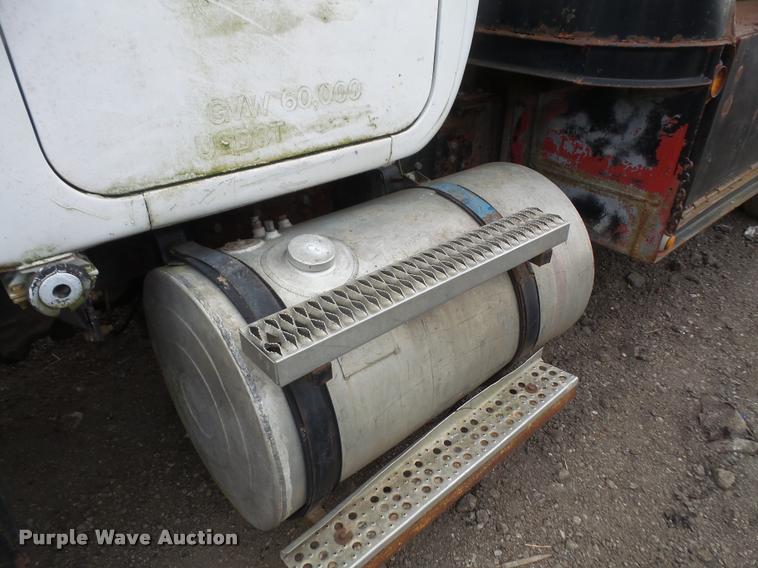 image for item DB0742 1985 Mack R700K truck with William LDH40 hole digger drill rig