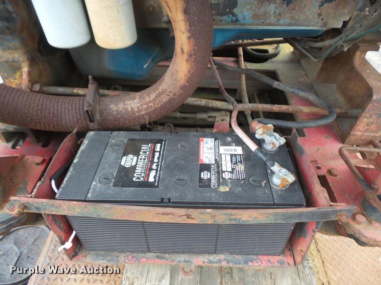 image for item DB0742 1985 Mack R700K truck with William LDH40 hole digger drill rig