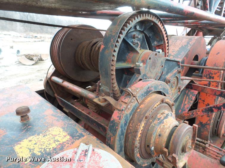 image for item DB0742 1985 Mack R700K truck with William LDH40 hole digger drill rig