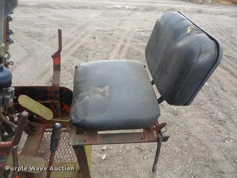 image for item DB0742 1985 Mack R700K truck with William LDH40 hole digger drill rig