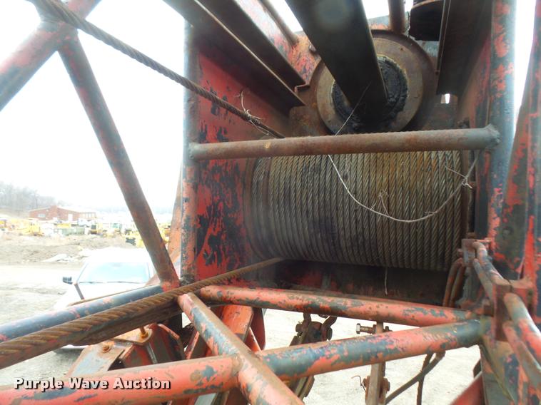 image for item DB0742 1985 Mack R700K truck with William LDH40 hole digger drill rig