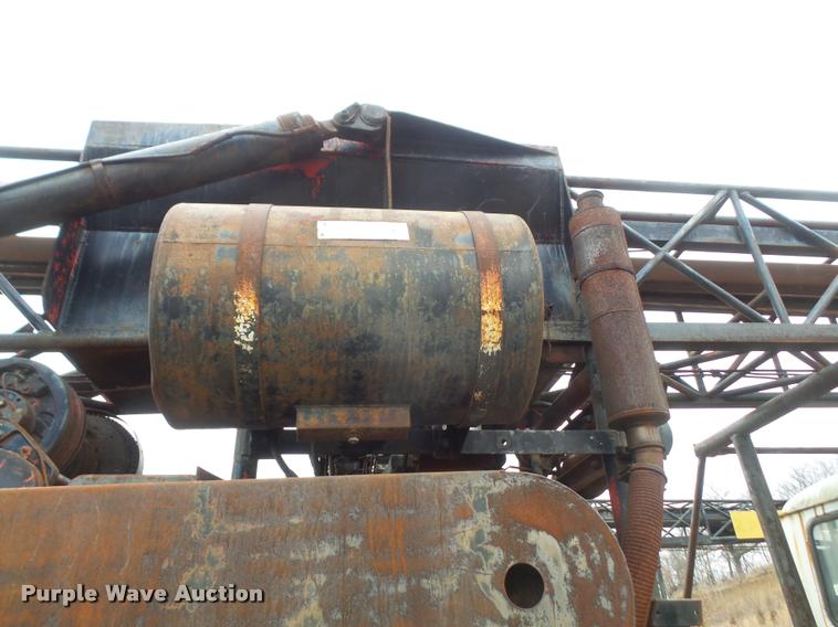 image for item DB0742 1985 Mack R700K truck with William LDH40 hole digger drill rig