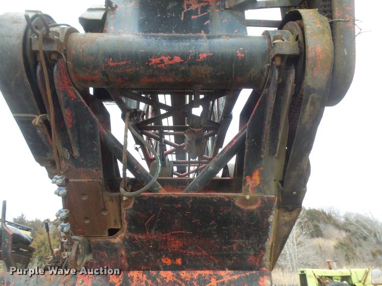 image for item DB0742 1985 Mack R700K truck with William LDH40 hole digger drill rig