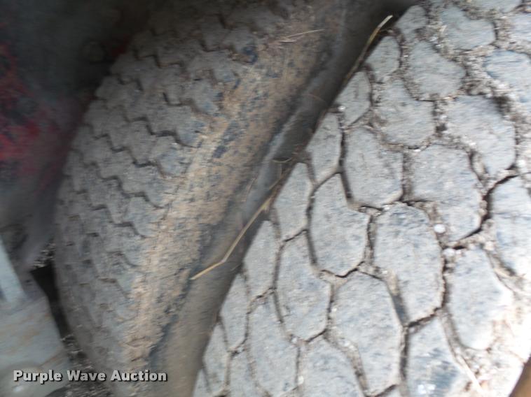 image for item DB0742 1985 Mack R700K truck with William LDH40 hole digger drill rig